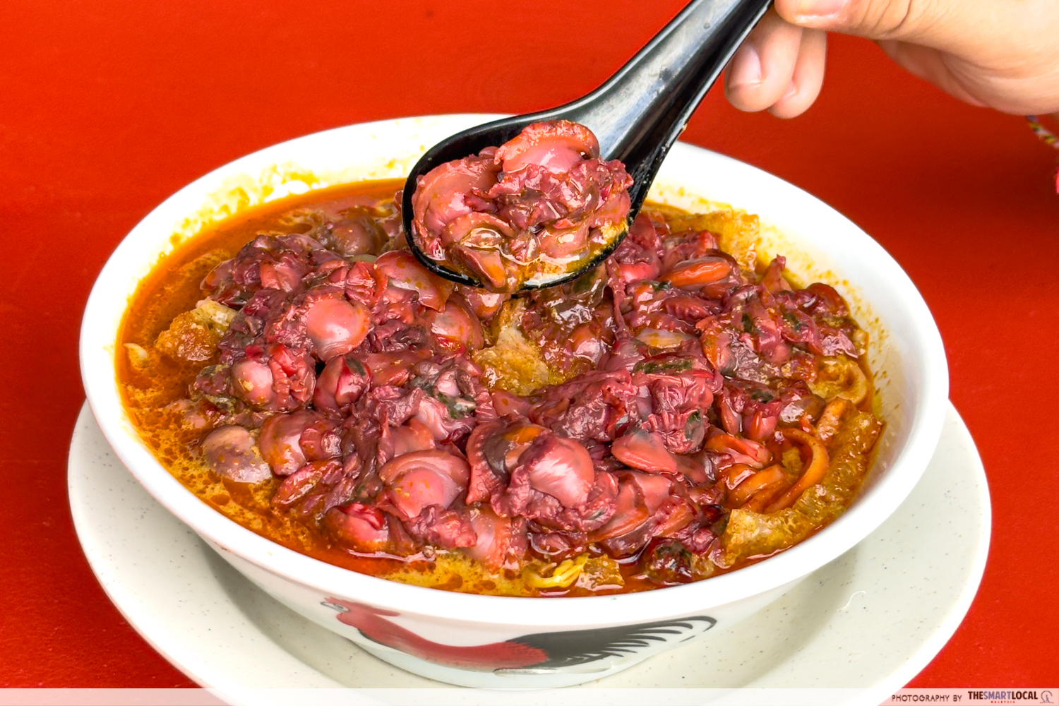 Siham Curry Mee - a spoonful of cockles