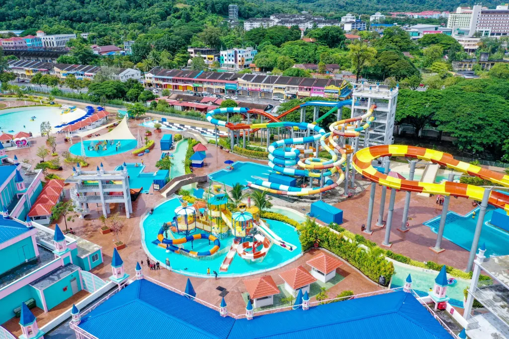 Water parks malaysia - splash out 
