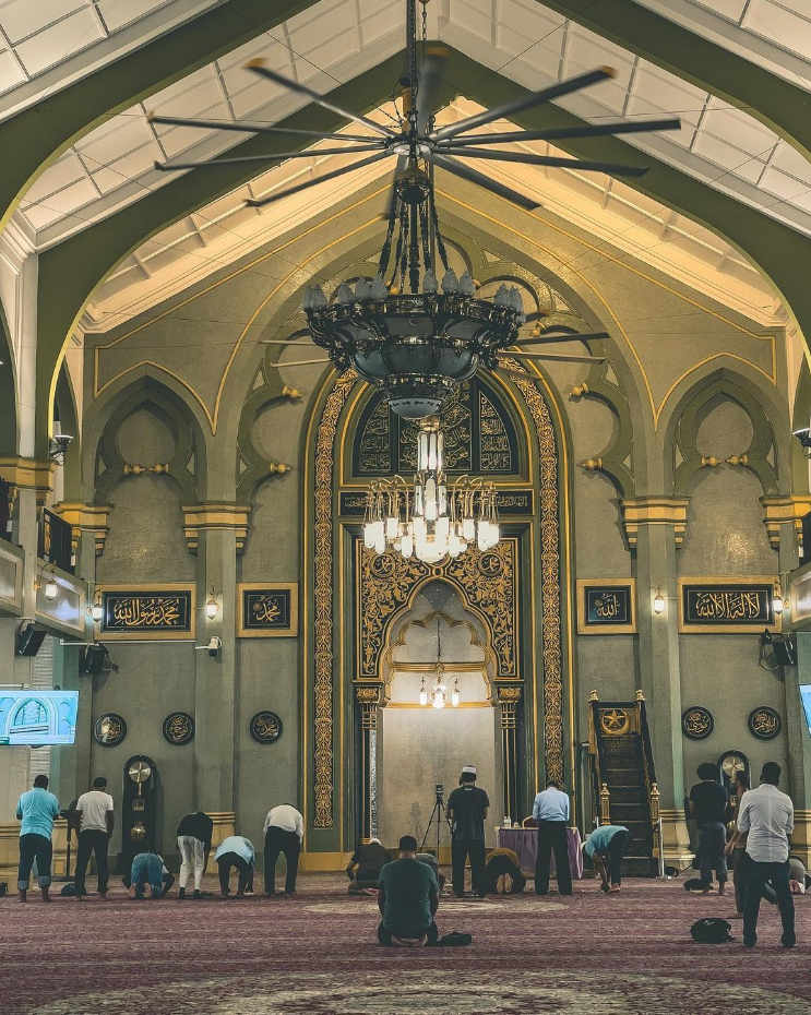 free singapore - sultan mosque inside