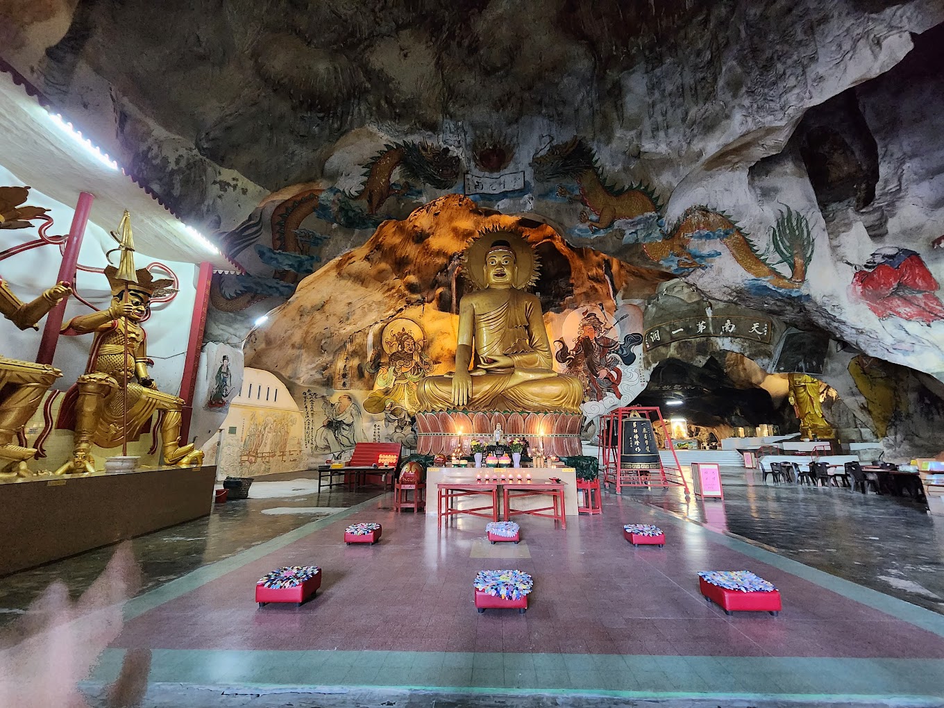 Perak Tong Temple - Buddha on lotus flower