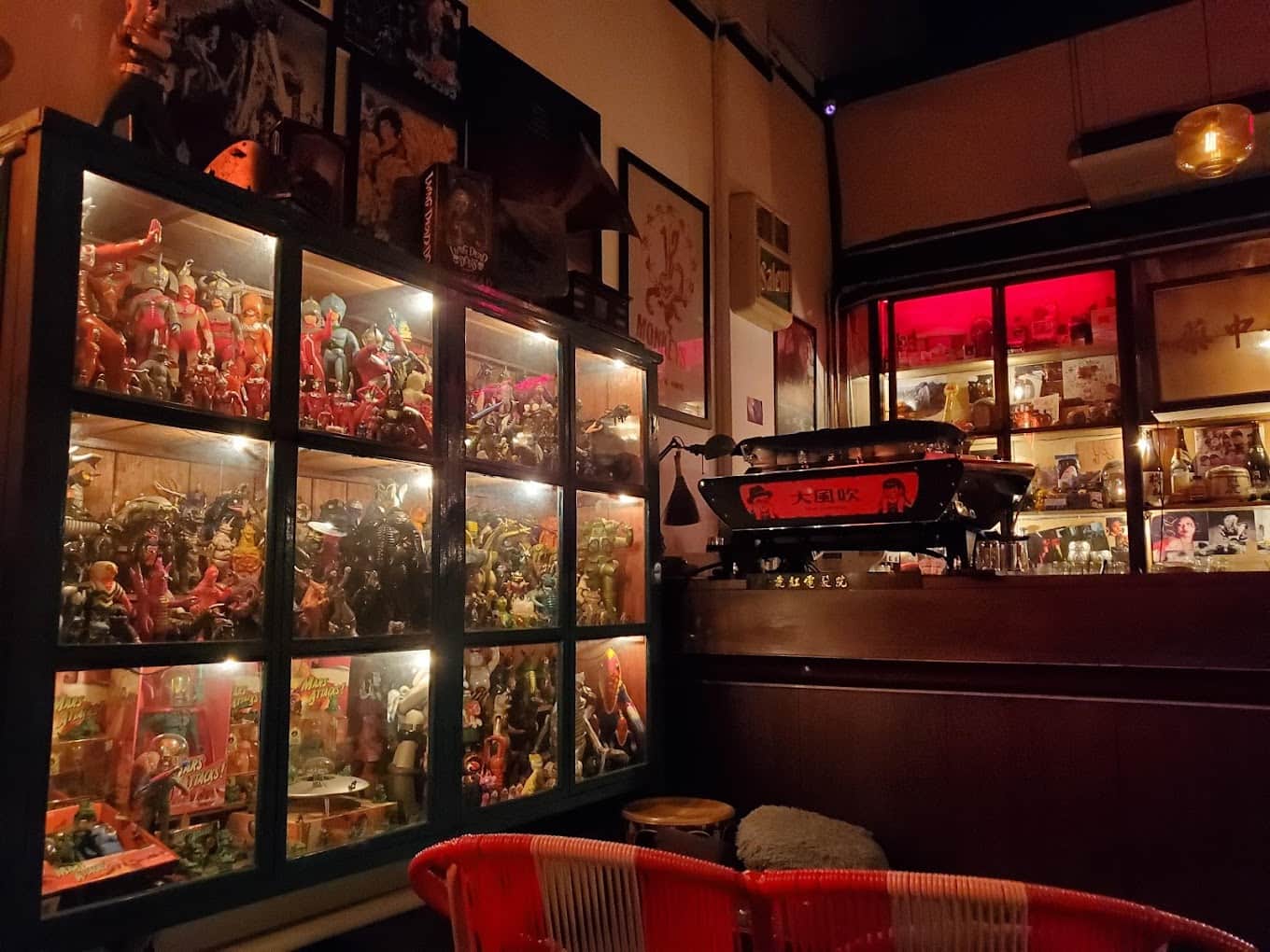 Retro bars in Pasar Seni in KL - Shuang XI