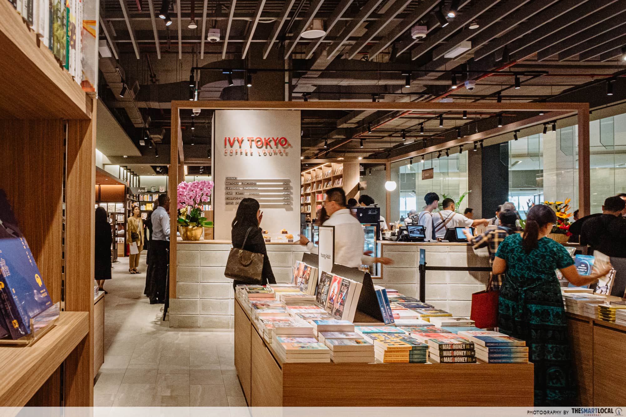 Tsutaya Bookstore Intermark Mall - cafe