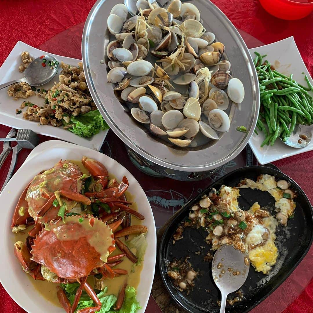 Things to do in Tanjung Sepat - seafood from restaurant