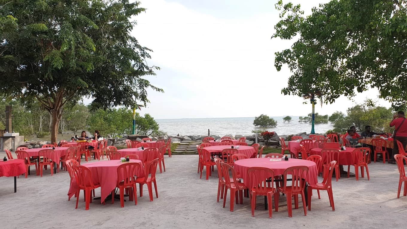 Things to do in Tanjung Sepat - seaview from restaurant