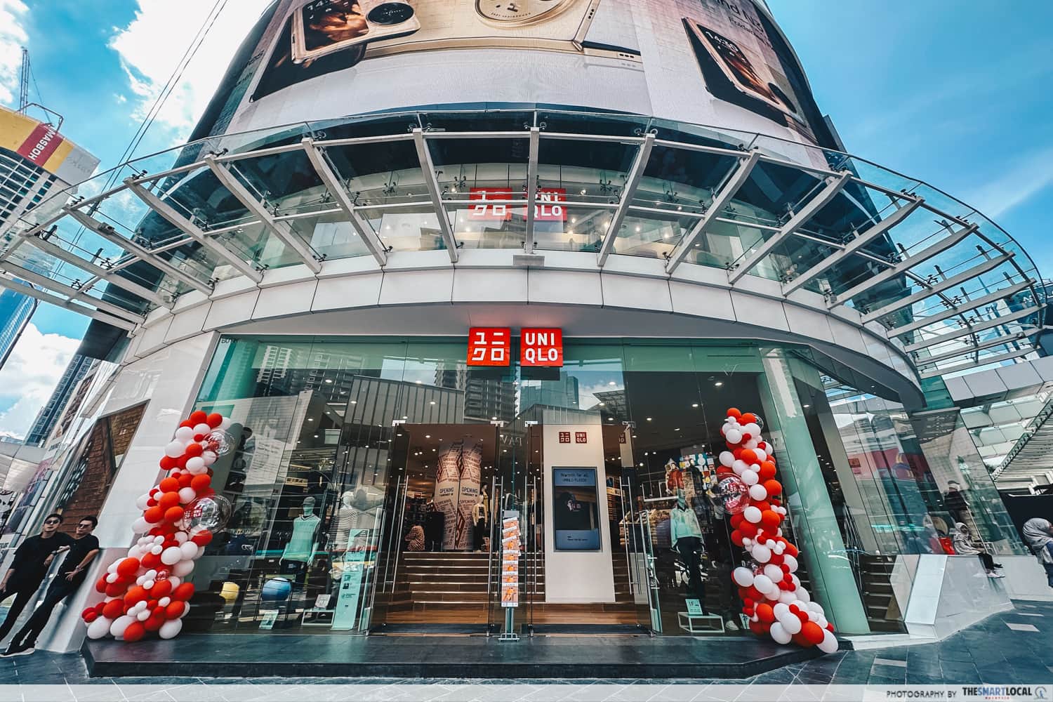 Uniqlo at Fahrenheit 88 - main entrance