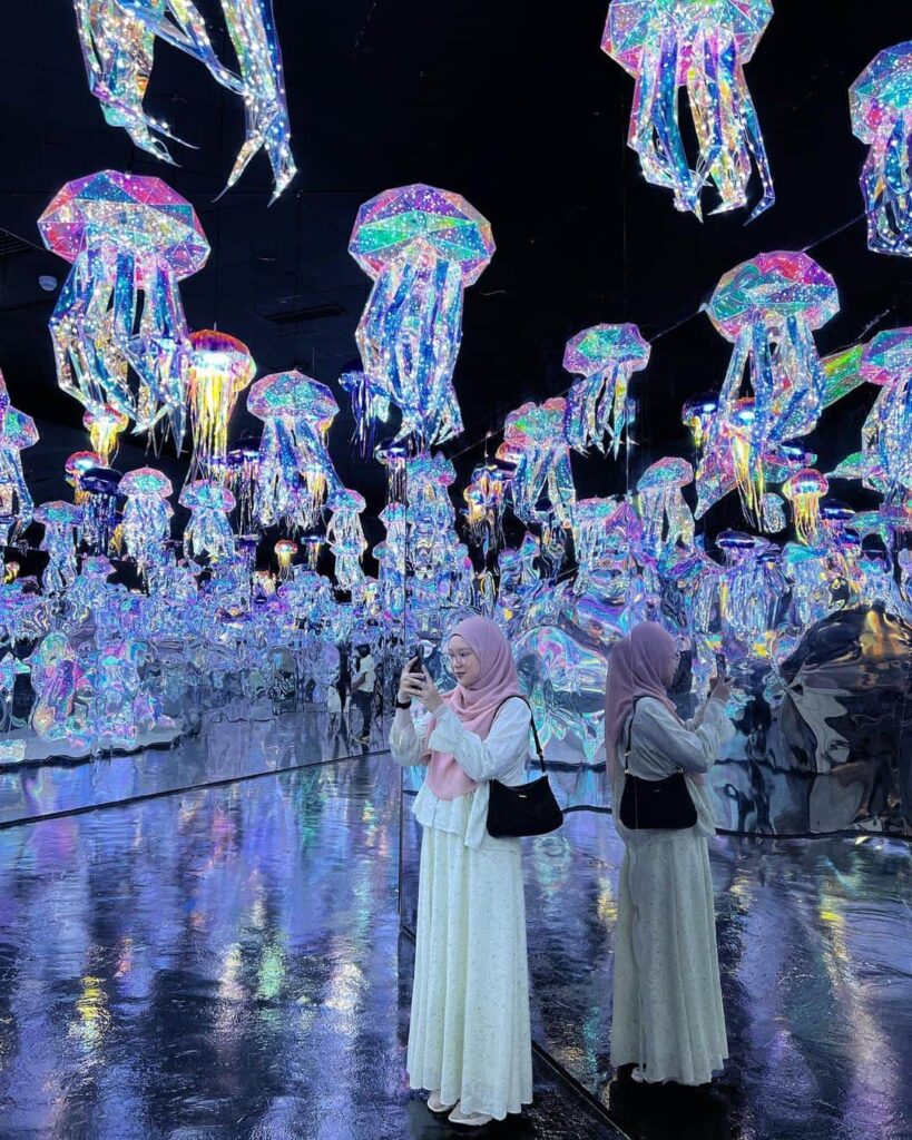 Wetland Studios Putrajaya Has Huge Dinosaurs & A Jellyfish Zone