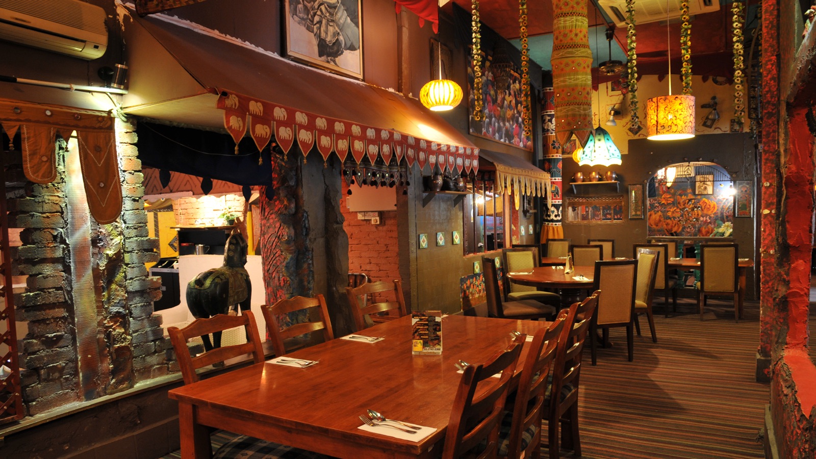 Indian Restaurant - Passage Thru' Indian interior