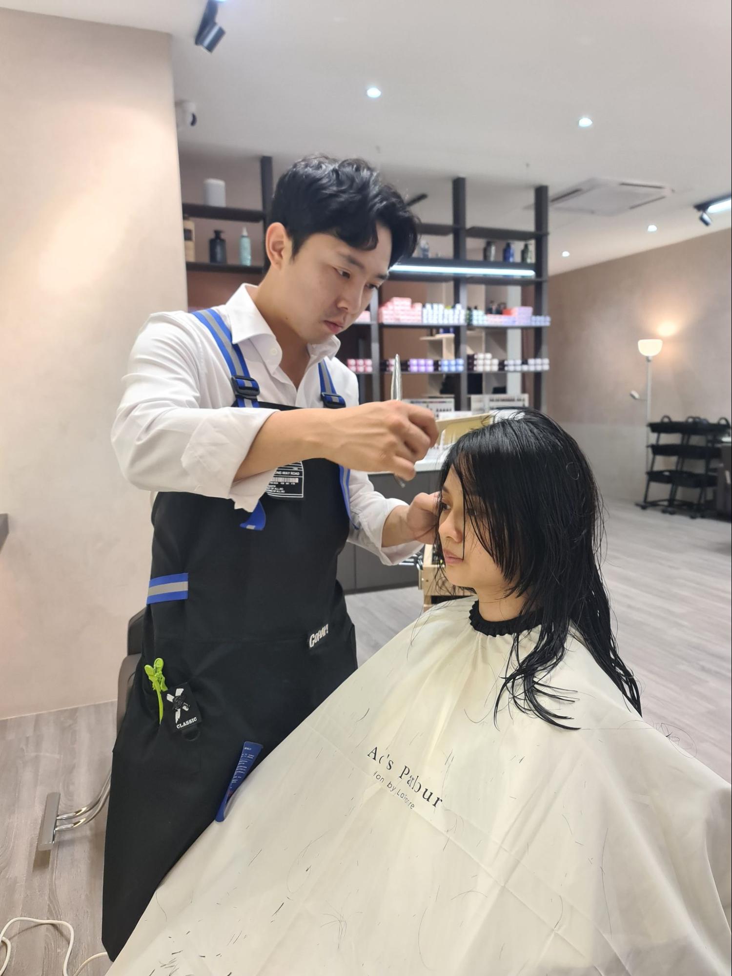 KL hair salons for colouring - stylist