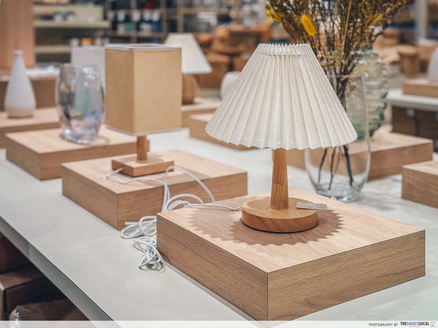 Aesthetic USB table lamps