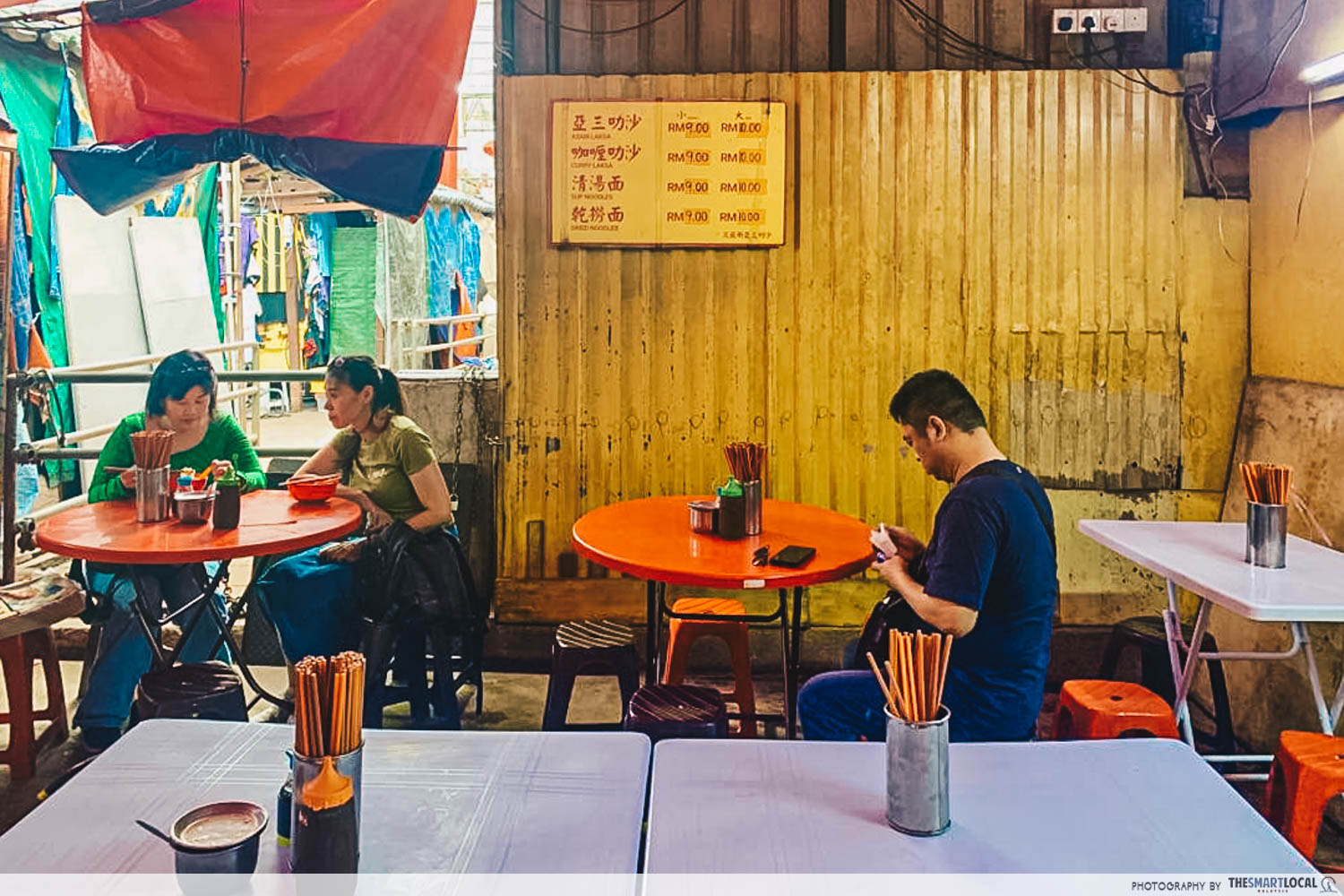 Asam Laksa Aunty in Petaling Street - tables