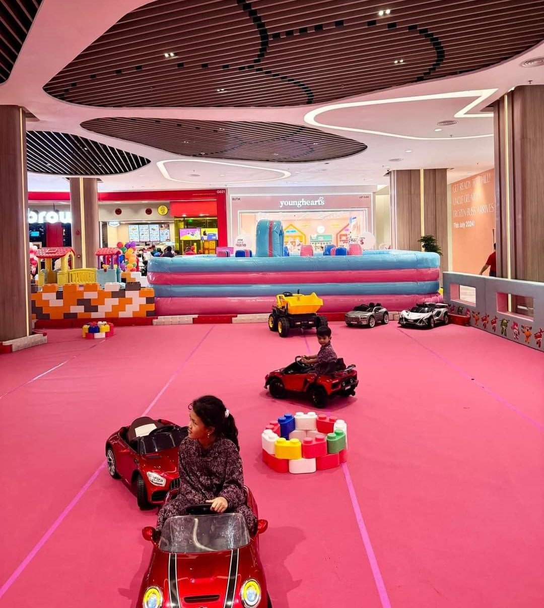 Bloomsvale Shopping Gallery - indoor playground