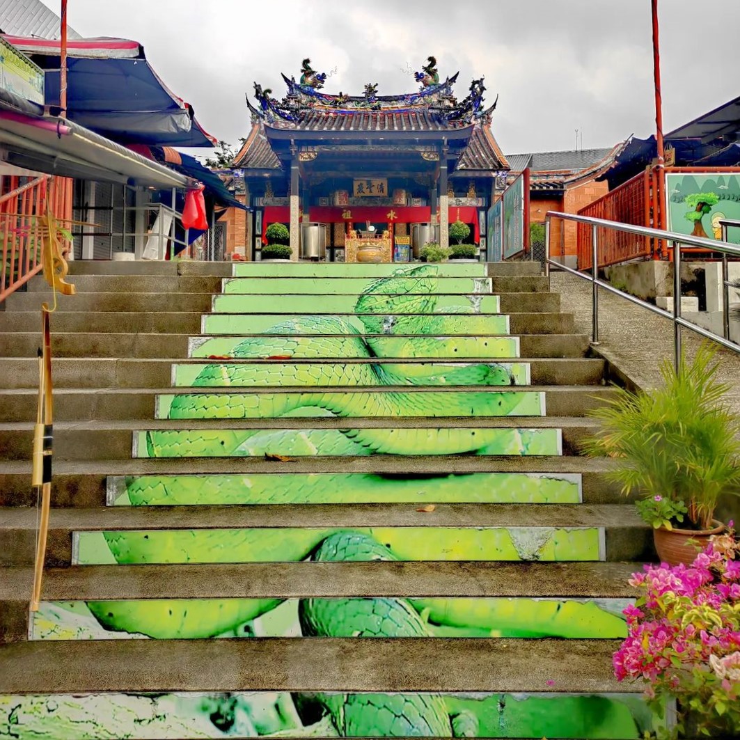 Things to do in Penang - snake temple