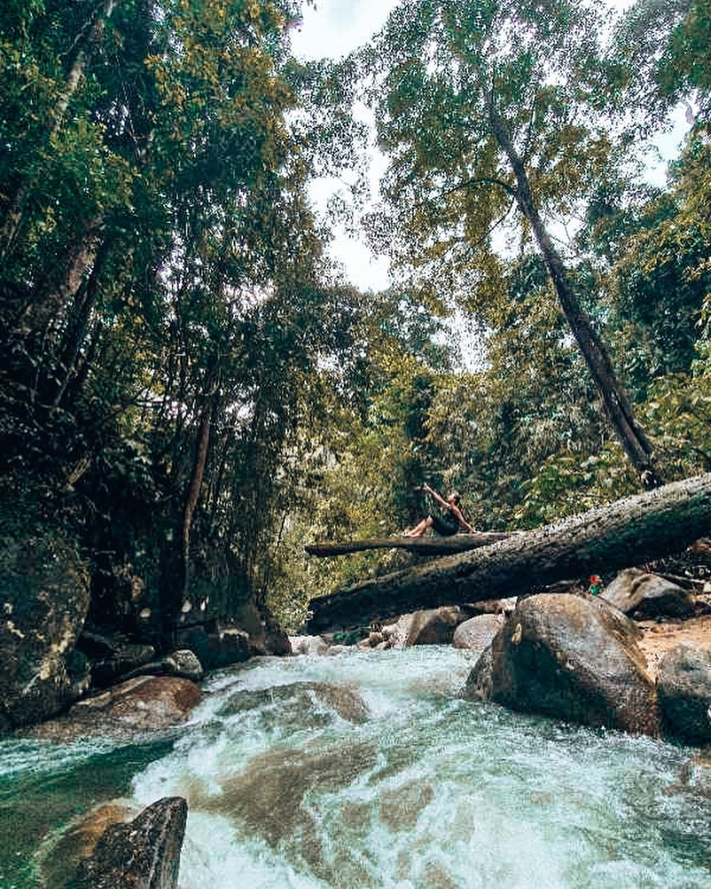 hiking trails in kl - chiling waterfall