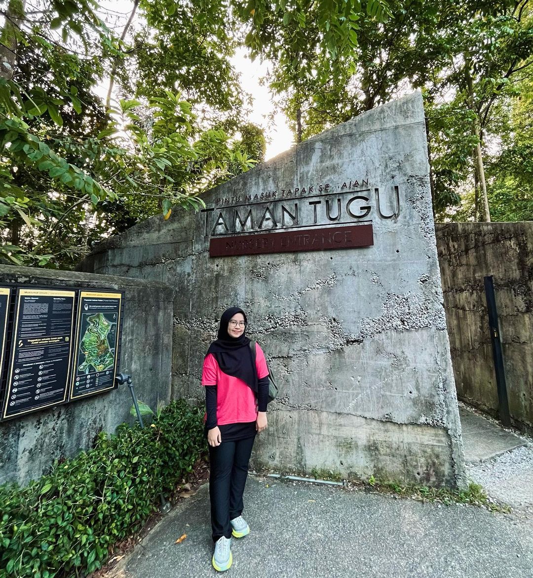 bukit tugu at taman tugu entrance