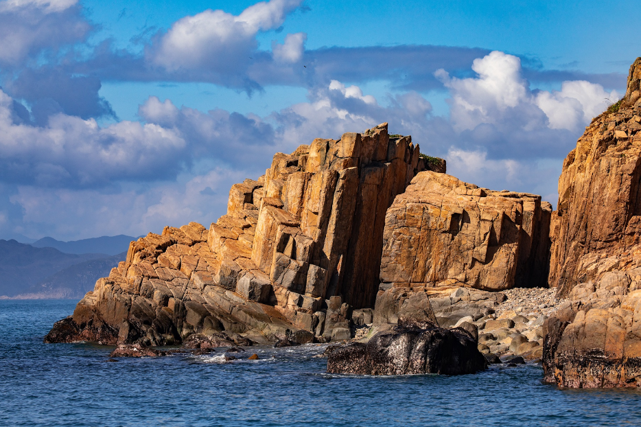 Sai Kung Volcanic Rock Sea Tour 