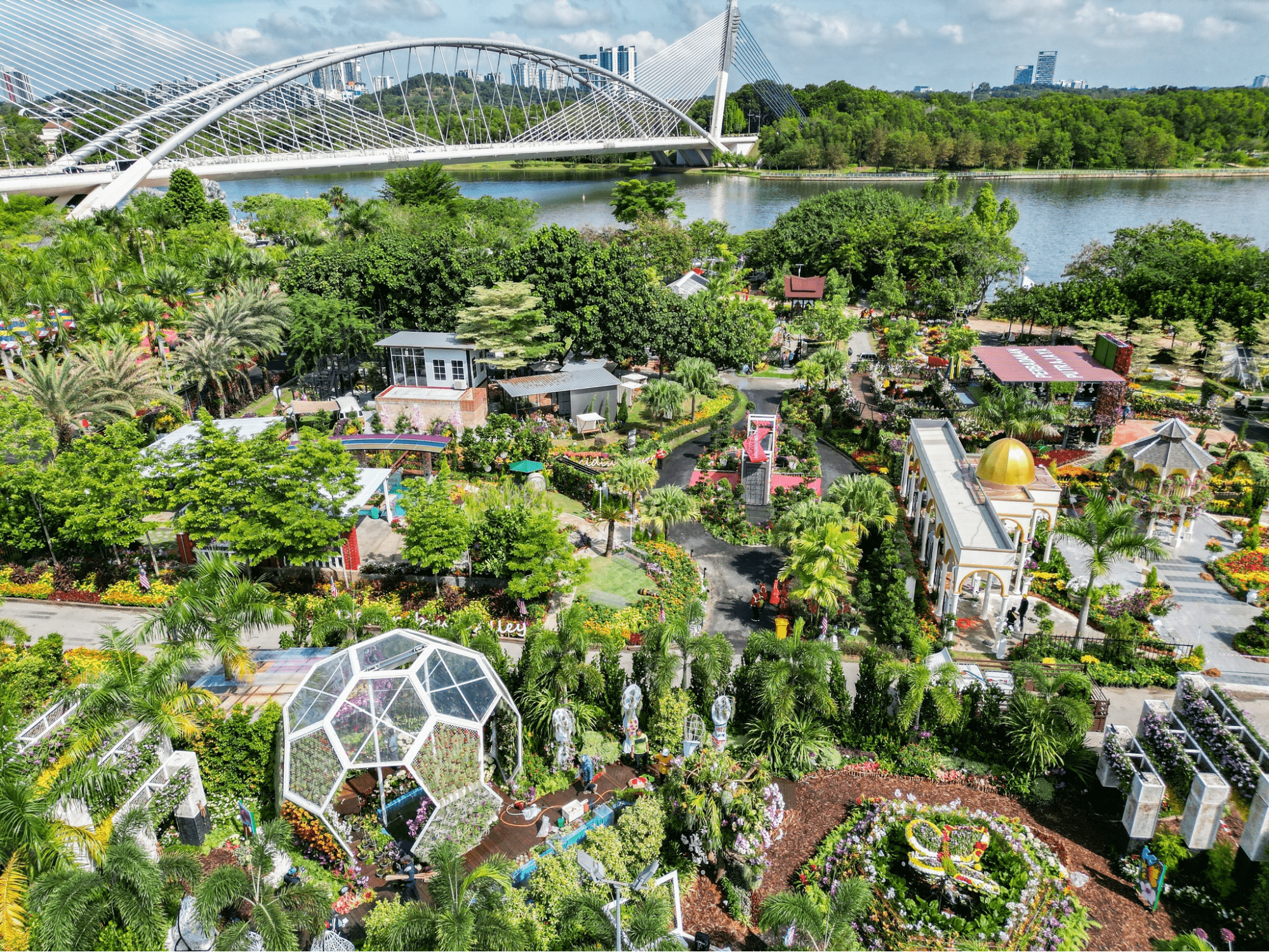 ANNUAL EVENTS IN MALAYSIA - ROYAL FLORIA