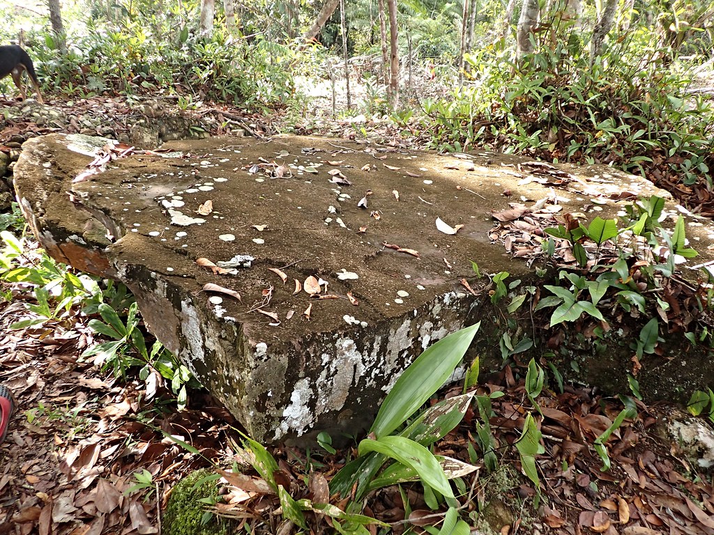 Mount Murud - Perupun Arur Ritan megalith