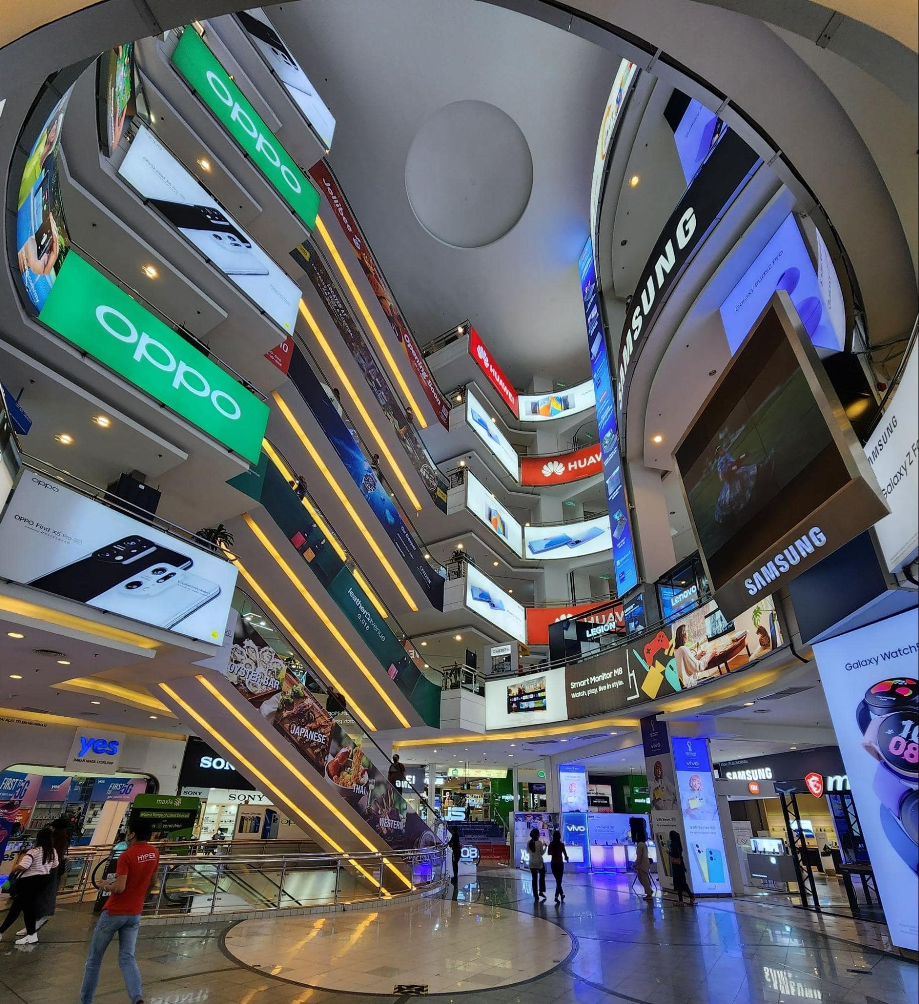 Best malls in kl - plaza low yat