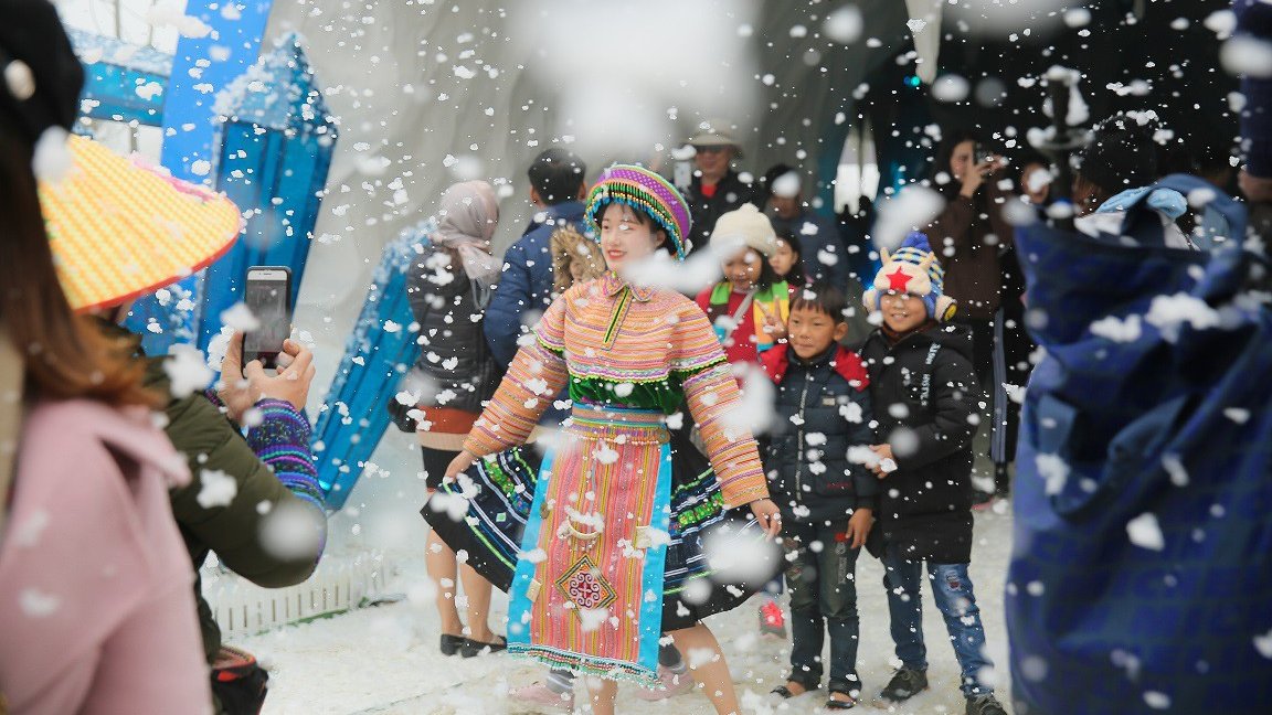 asia winter destinations - snow at Sa pa Winter Festival