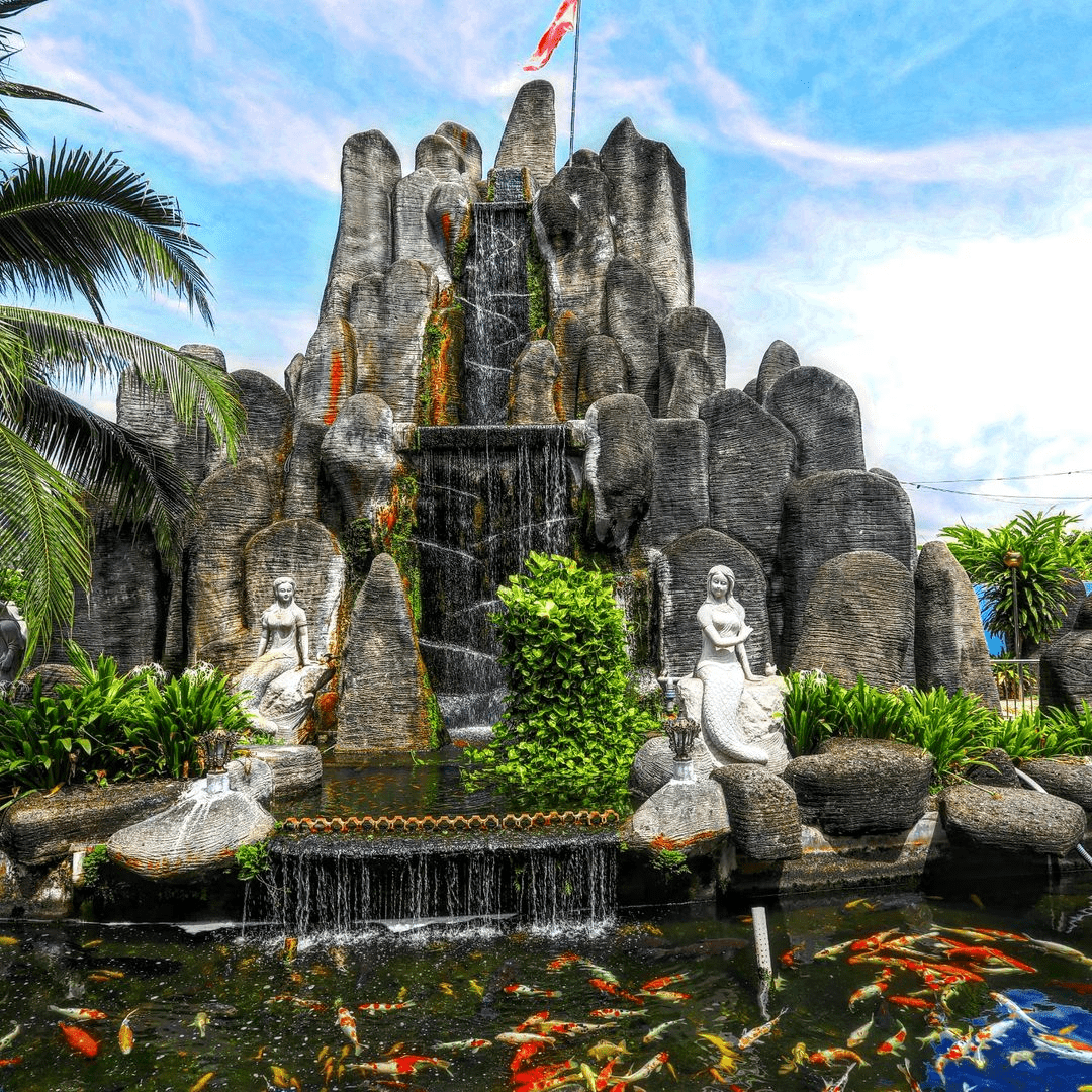 Tua Pek Kong Temple in Perak - garden