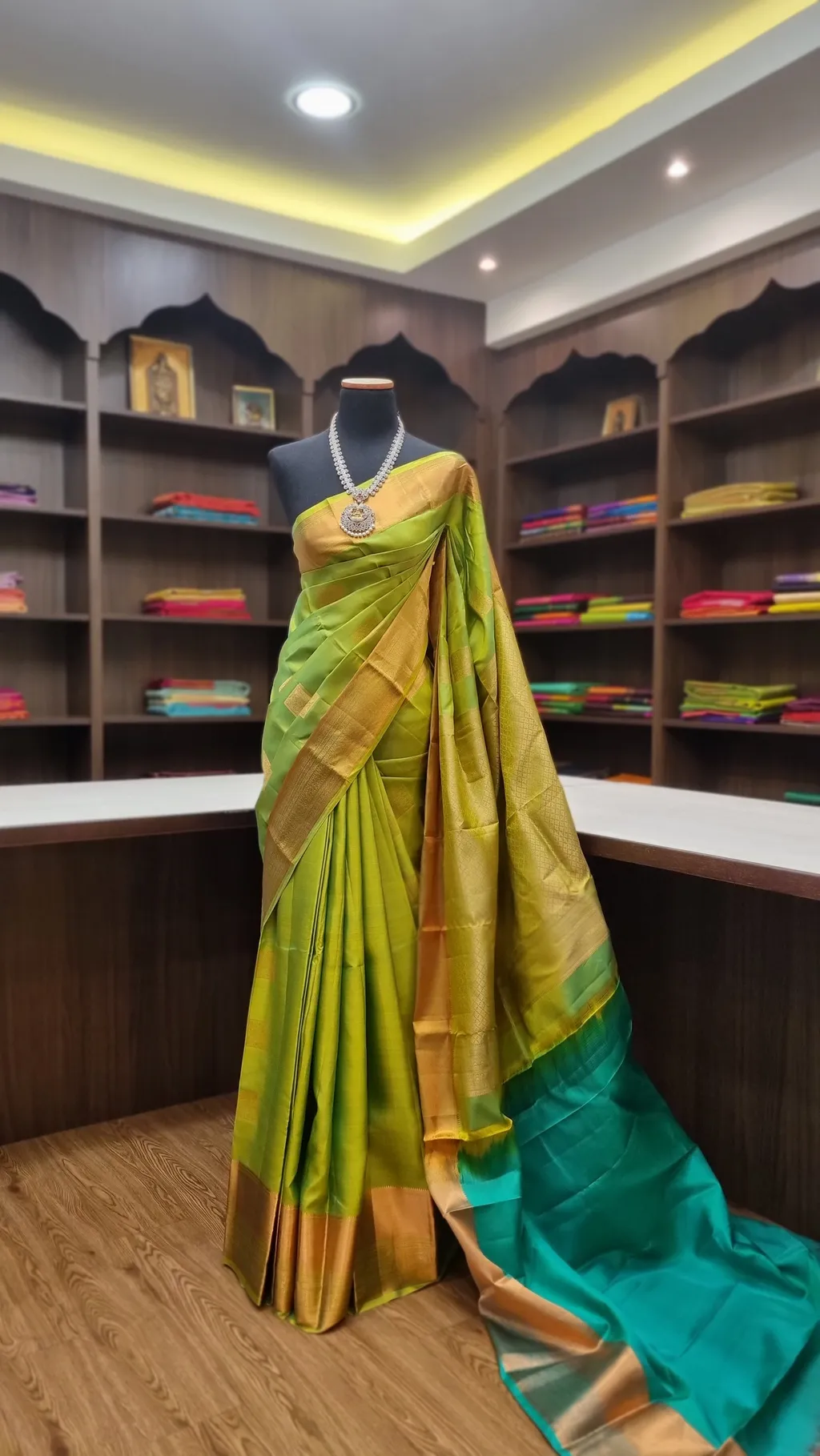 kanchipuram saree 