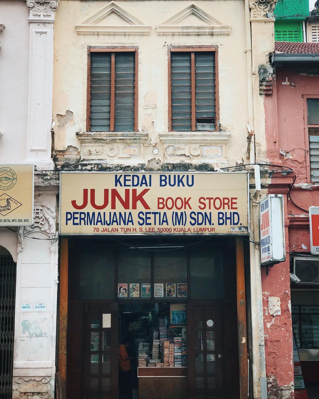 Junk bookstore storefront