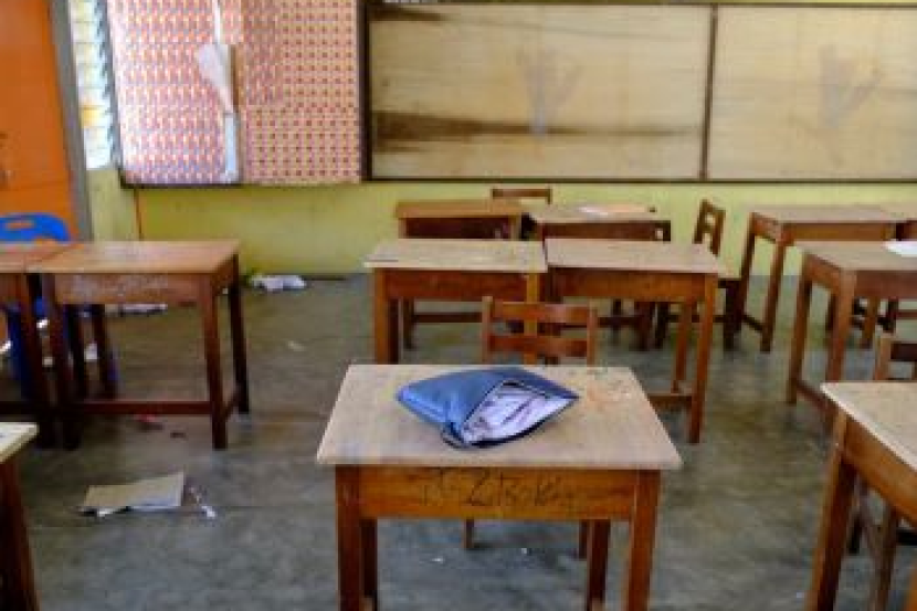 SMK Pengkalan Chepa 2 school tables