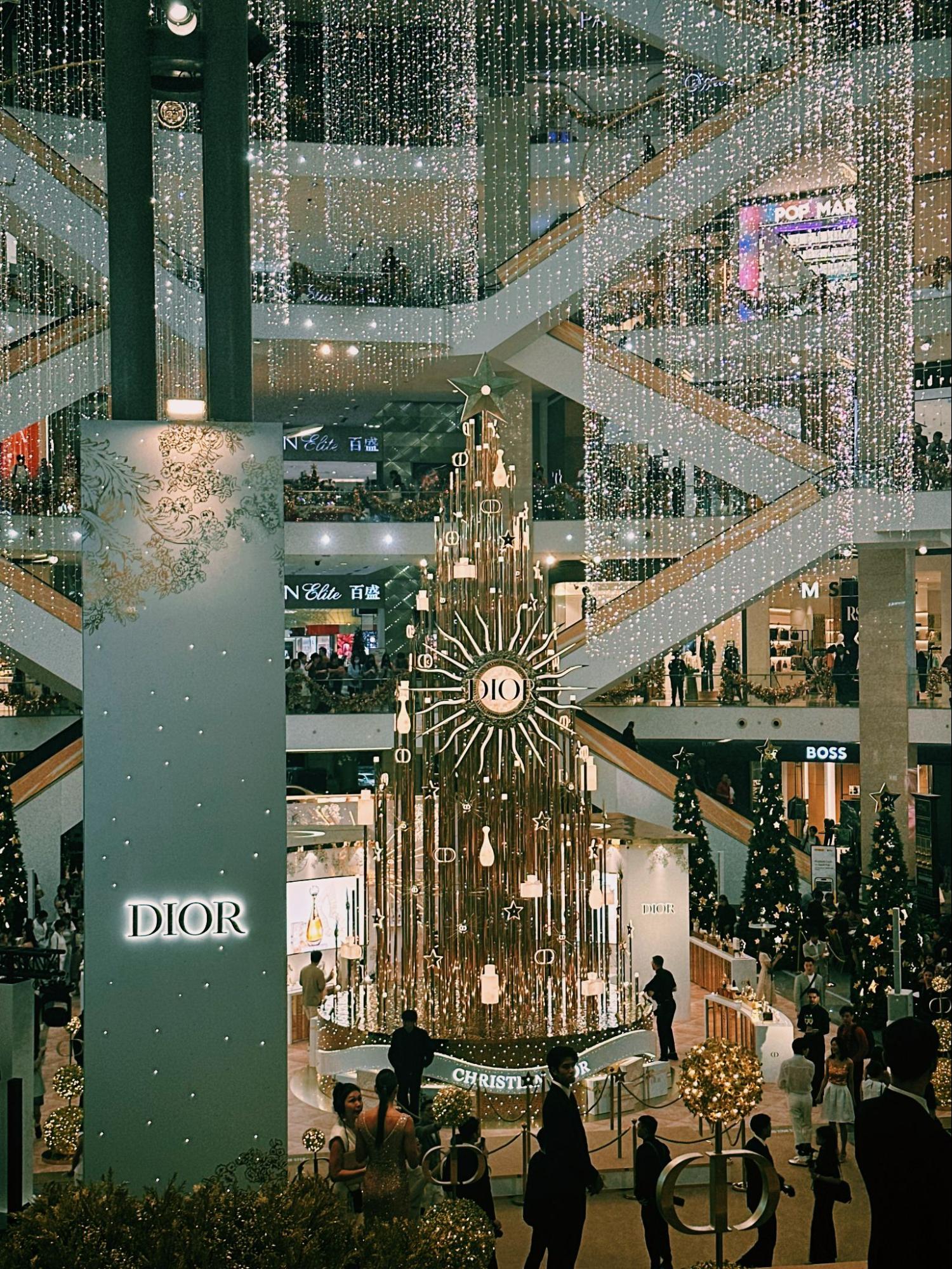 Christmas mall decor - Pavilion KL