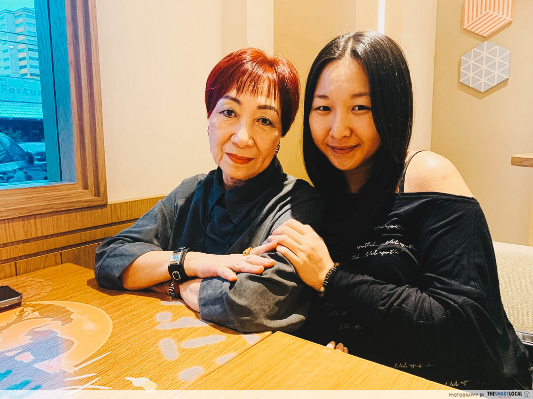 Mother and daughter - Cantonese opera in Malaysia