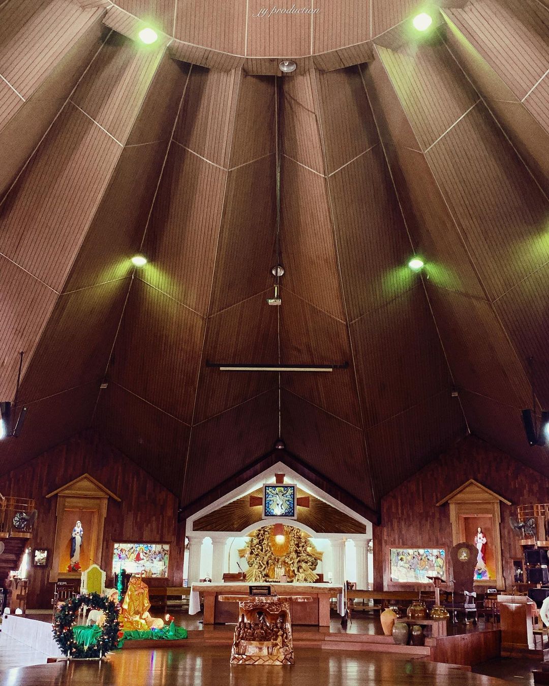 Sacred Heart Cathedral, Sabah altar - Churches and cathedrals in Malaysia