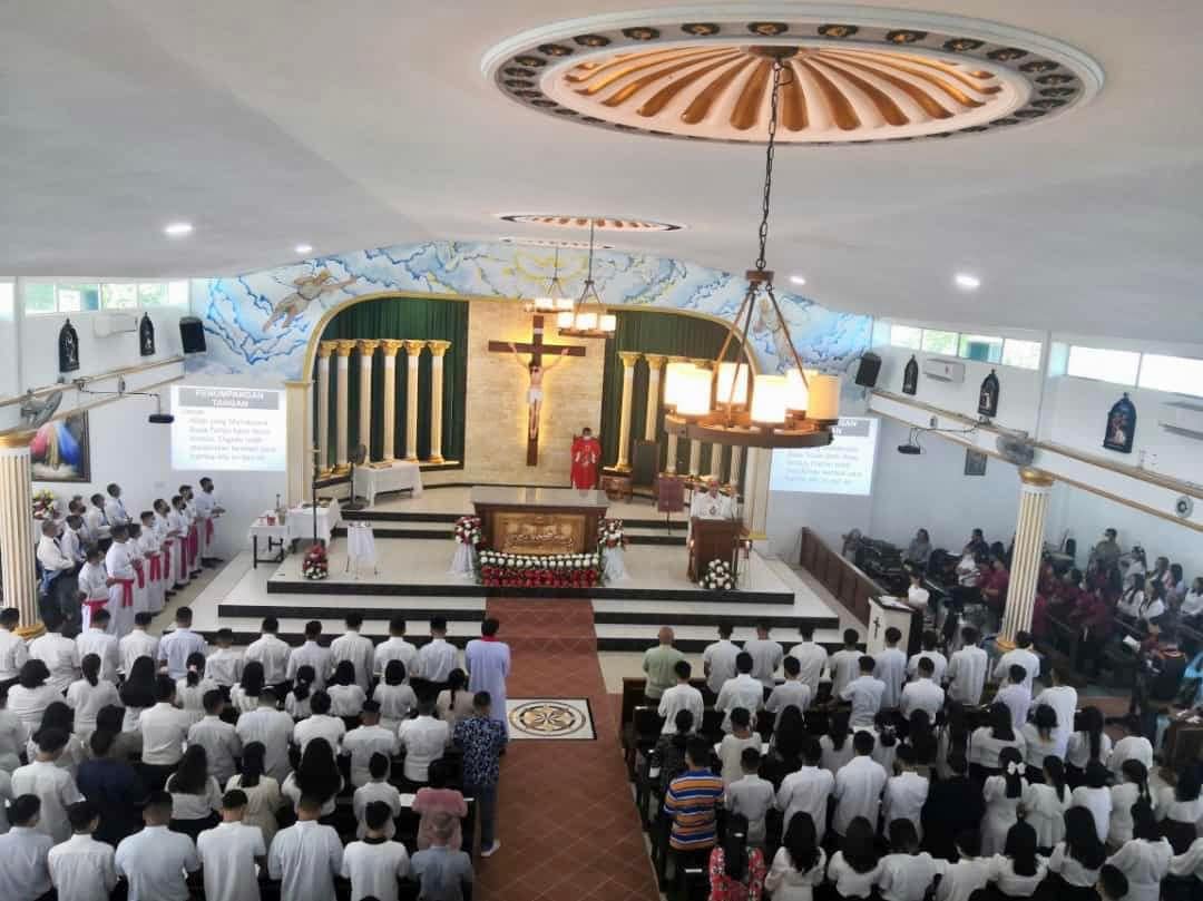 St.Thomas More Church, Sarawak altar - Churches and cathedrals in Malaysia