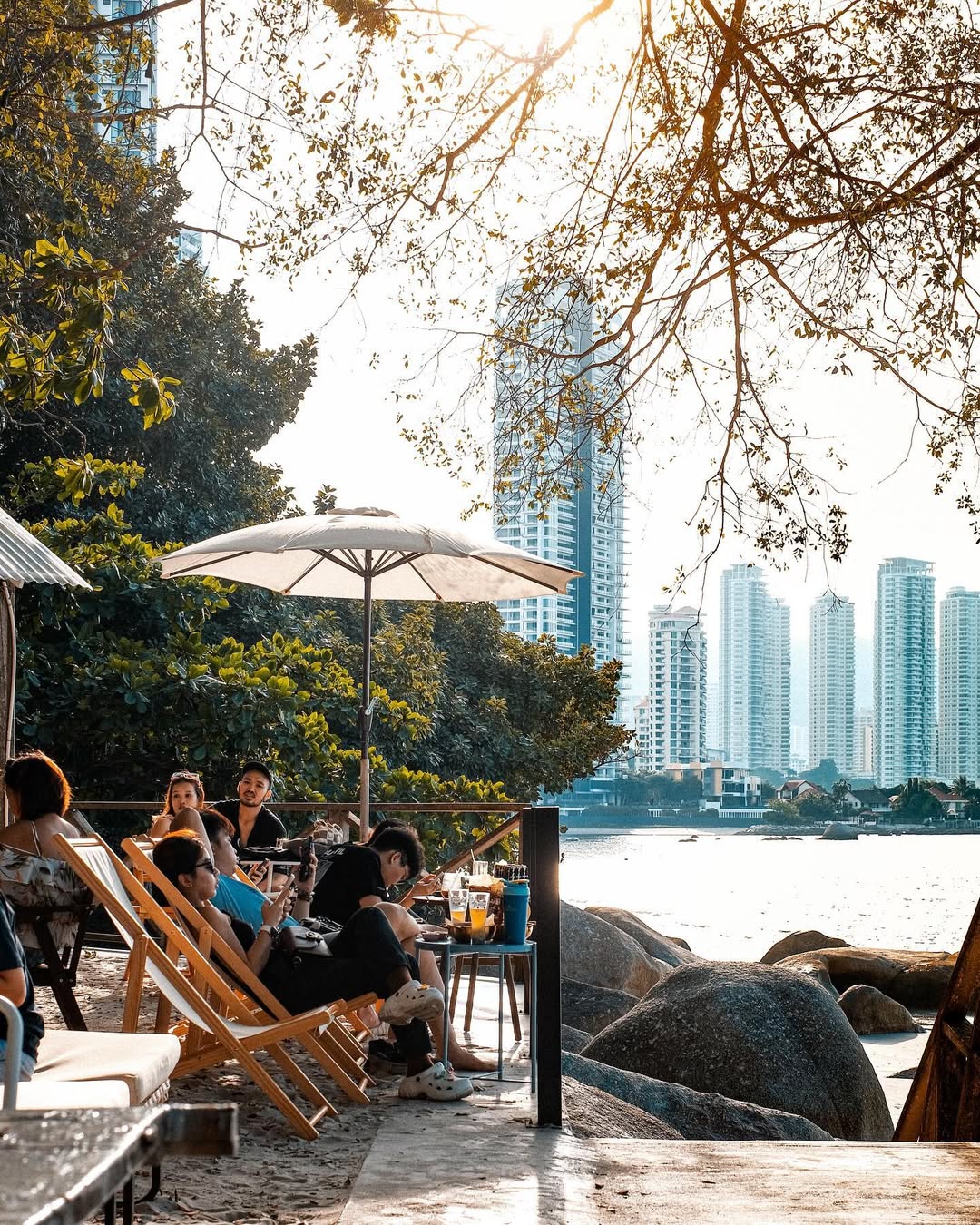 beach cafes and restaurants penang - oceano symphony