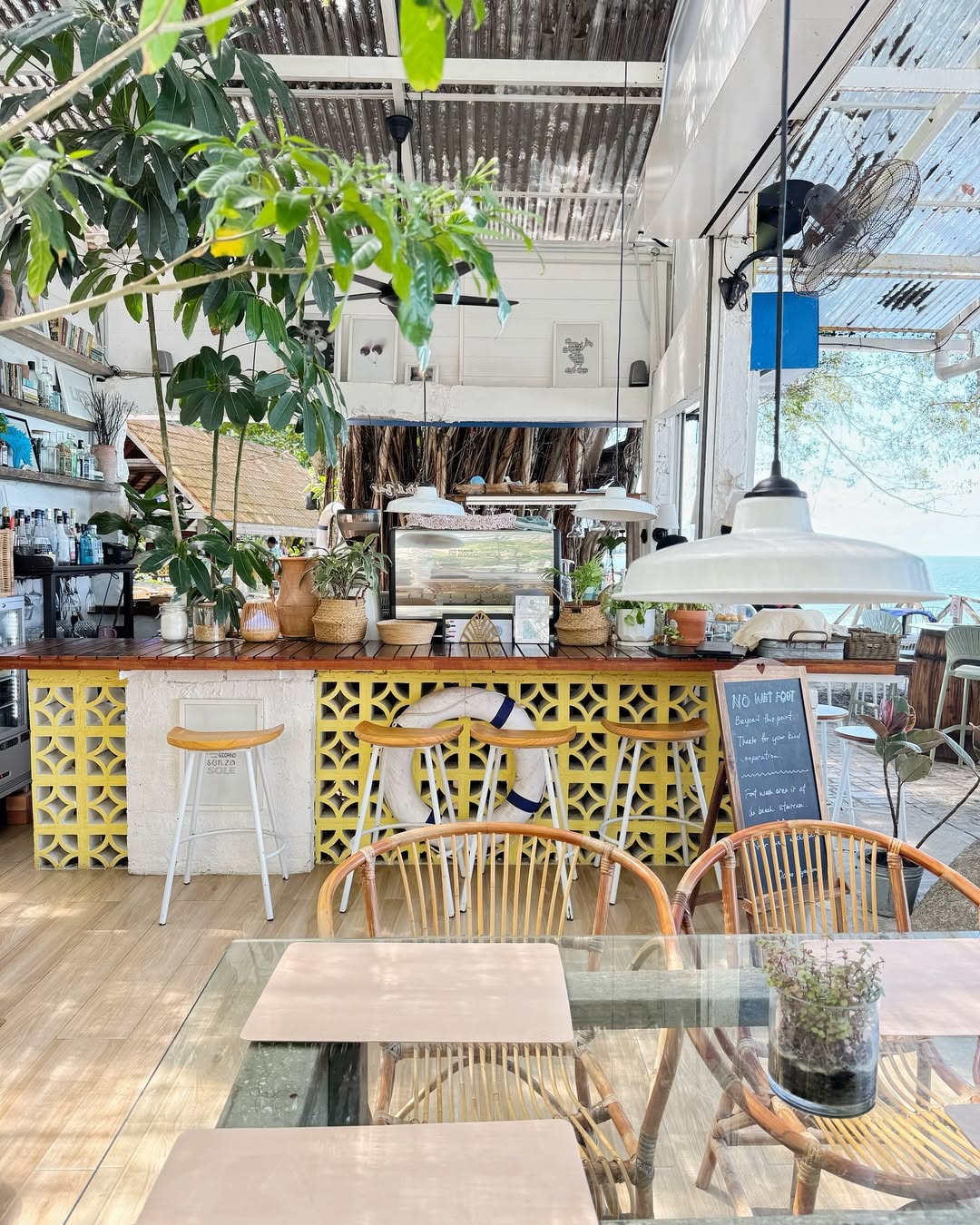 beach cafes and restaurants penang - oceano symphony