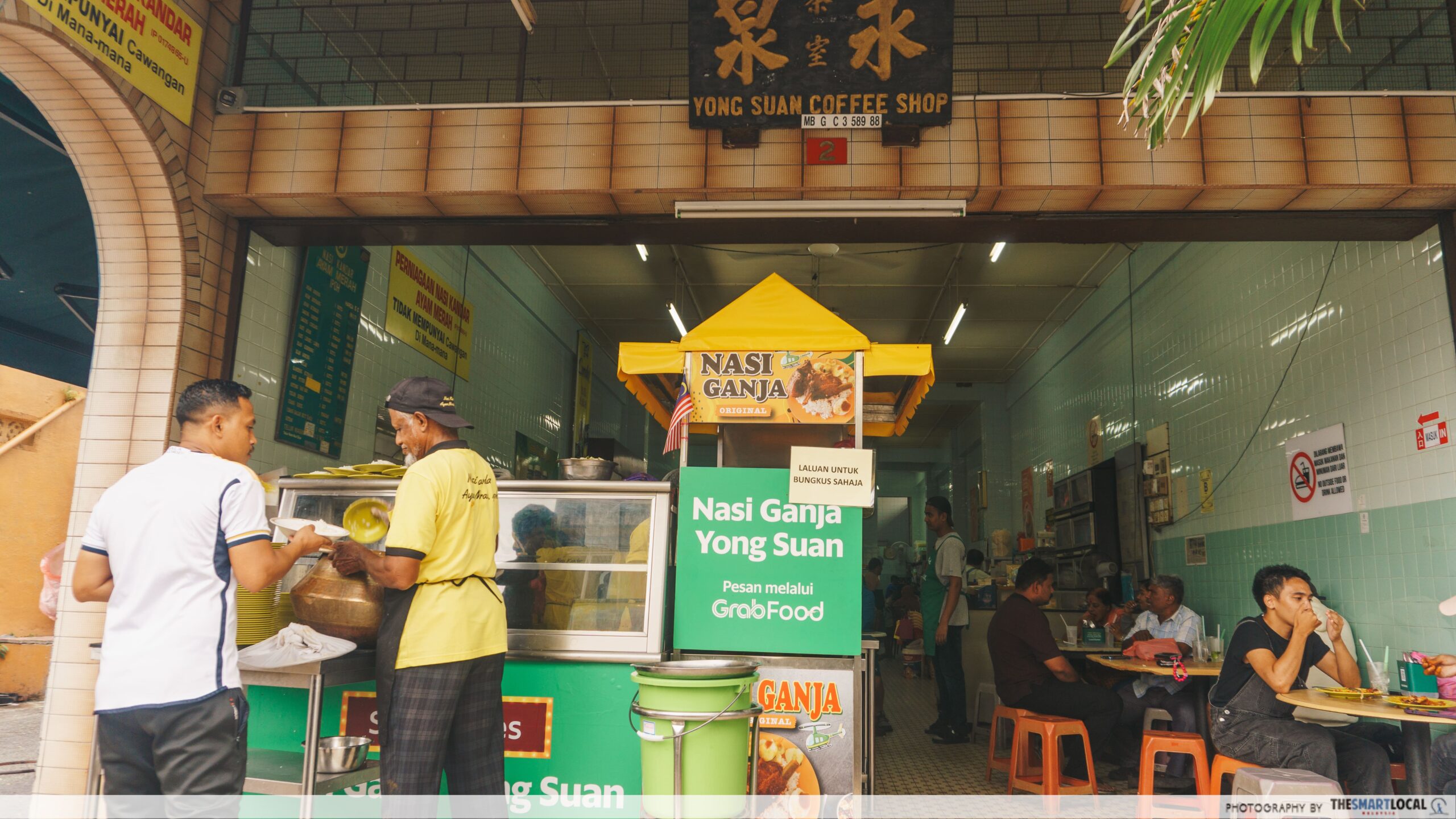 The classic kopitiam facade — home to Ipoh’s famous Nasi Ganja 