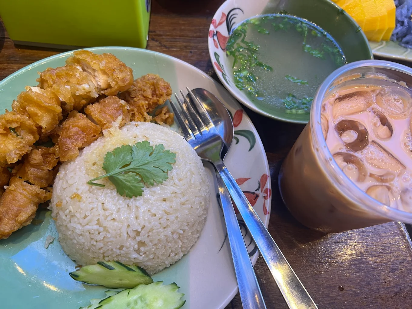 budget food at 1 utama shopping centre - thai chicken rice station