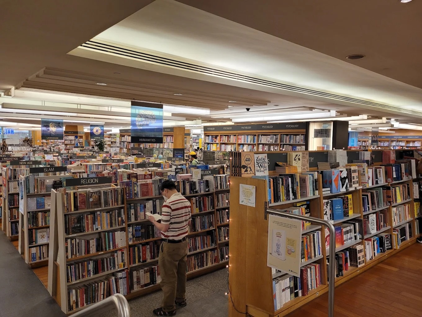 BOOKS KINOKUNIYA PAVILION DAMANSARA HEIGHTS - SURIA KLCC