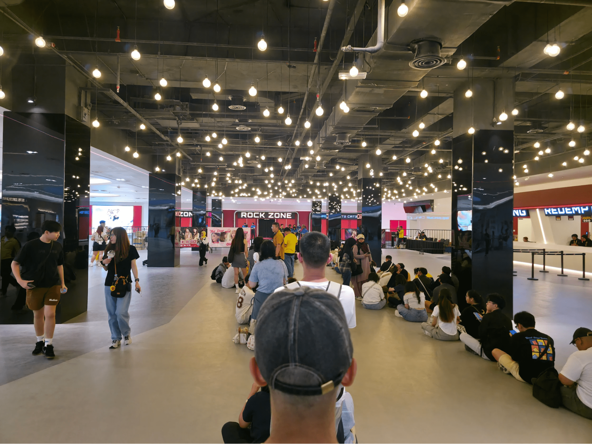 Idea Live Arena - waiting area