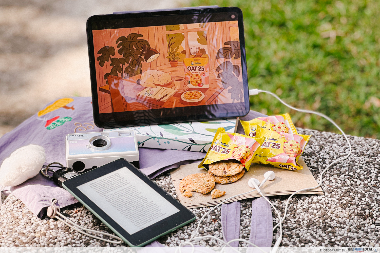 Julie's Oat25 Strawberry Majestic Lofi