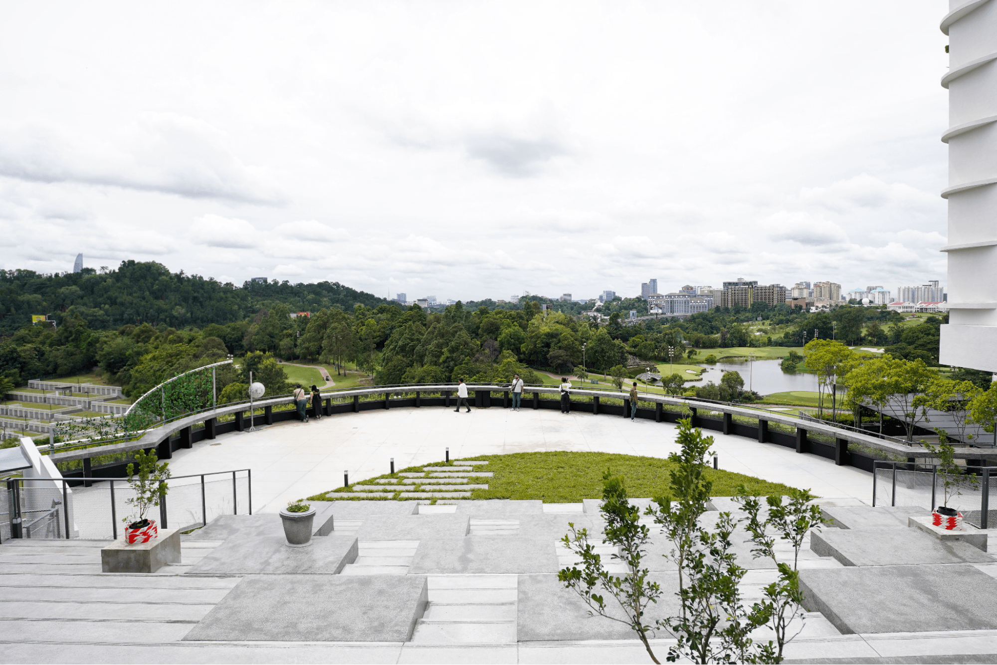 klgcc mall - amphitheatre