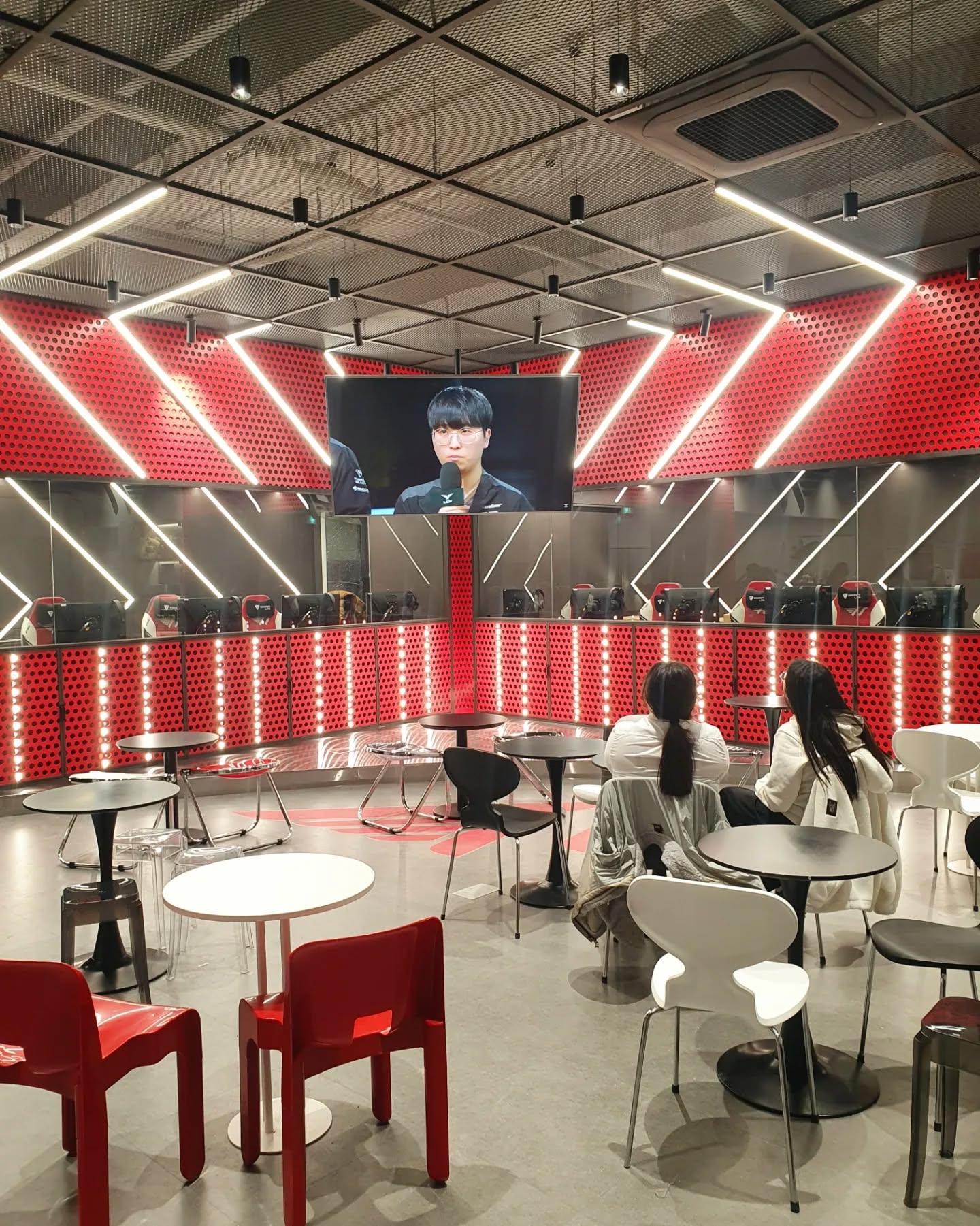 t1 cafe pop-up malaysia - t1 cafe in korea