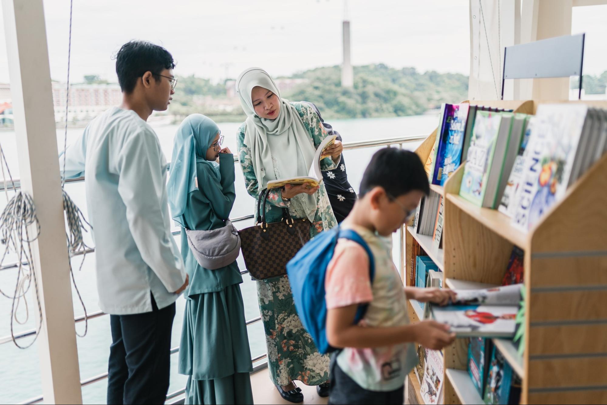 Visitors - The Doulos Hope floating bookfair in Port Klang