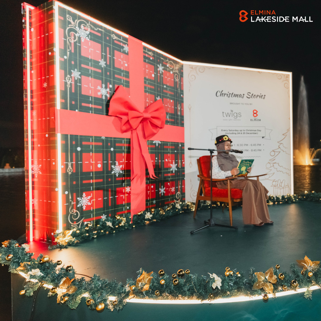 Storytelling session - Floating Santa Village at Elmina Lakeside mall