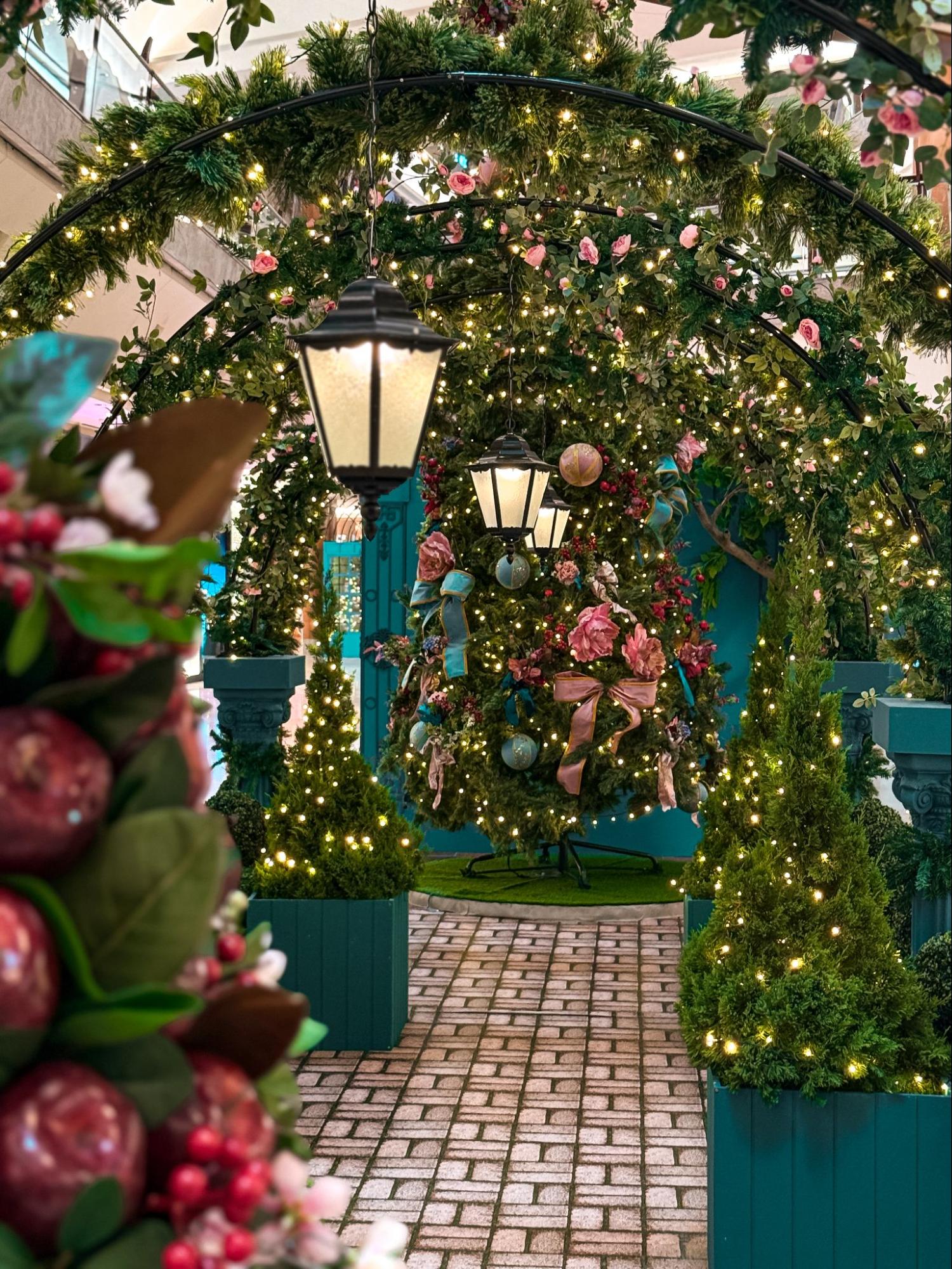 klang valley christmas mall displays - gardens mall