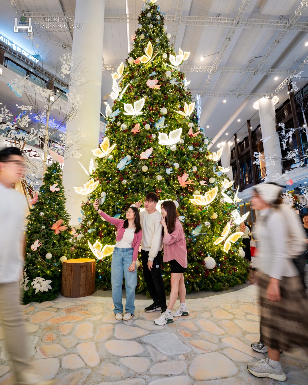 klang valley christmas mall displays - berjaya times square