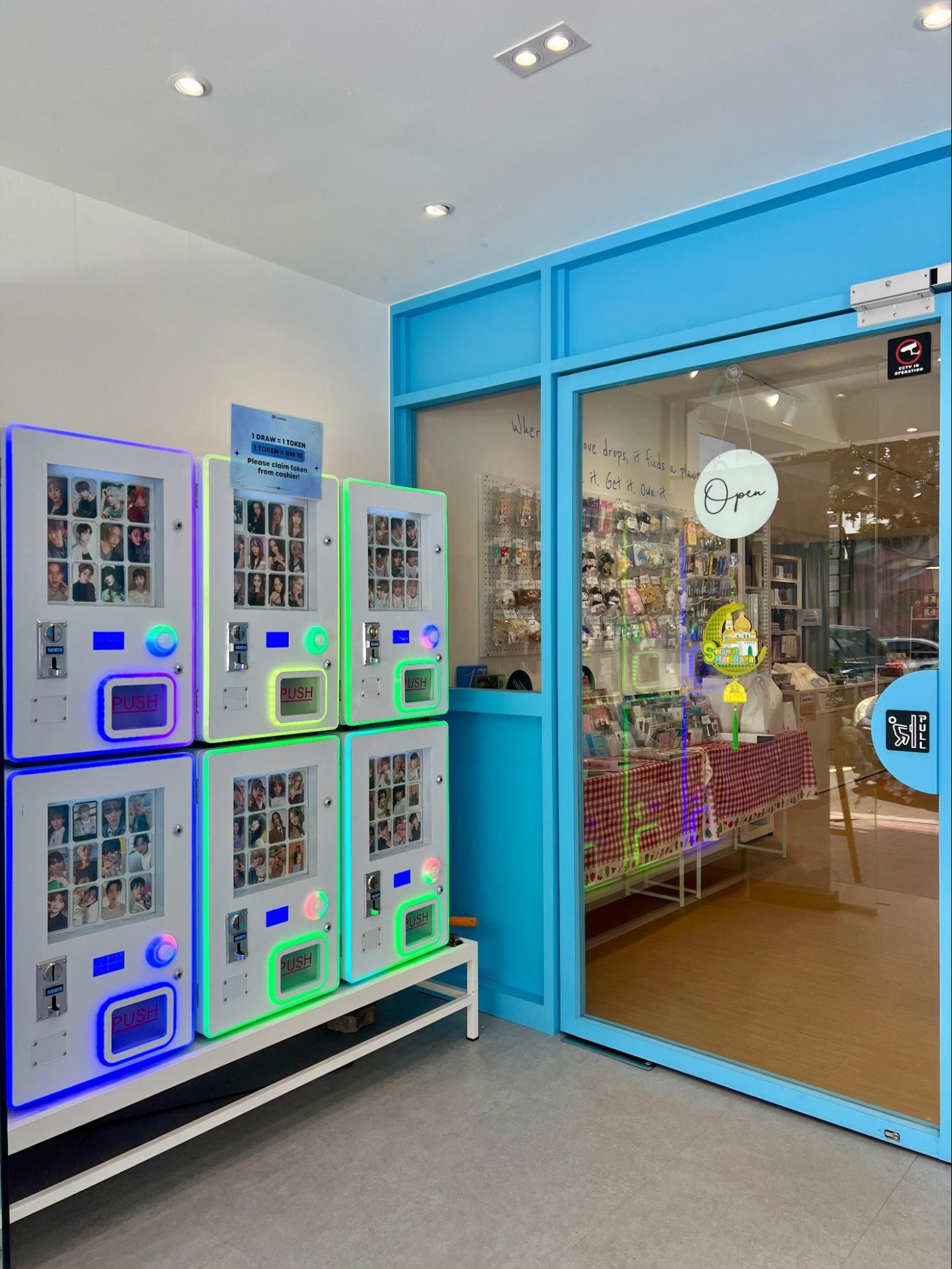 xd universe - draw card machines