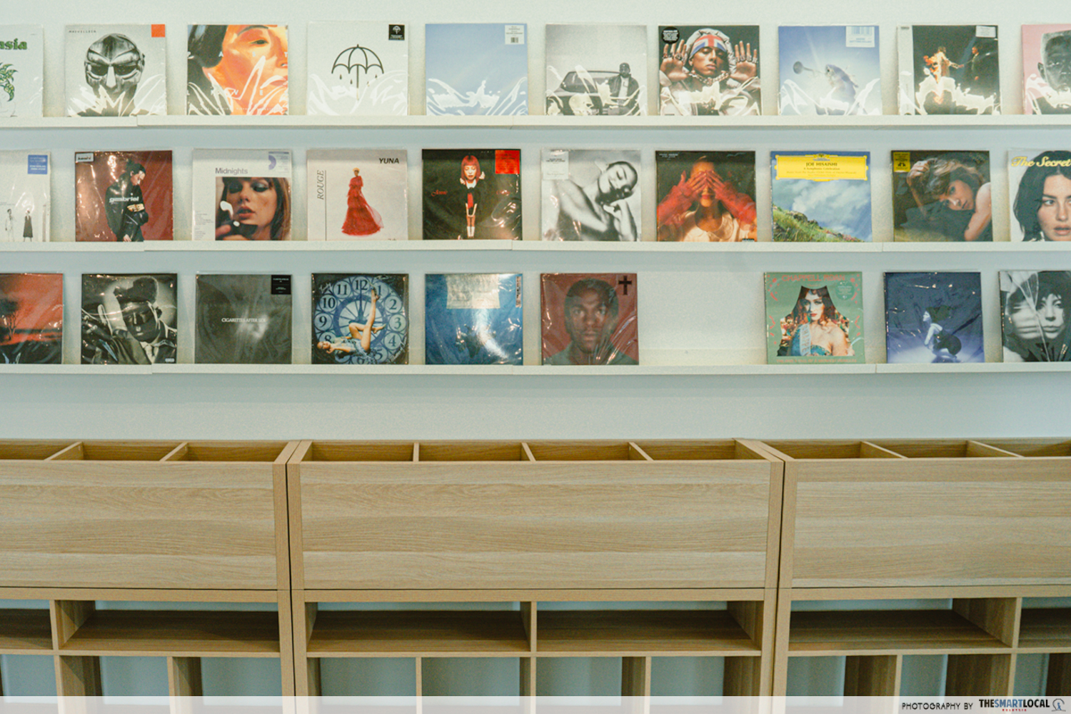 listen hifi cafe - vinyl collection