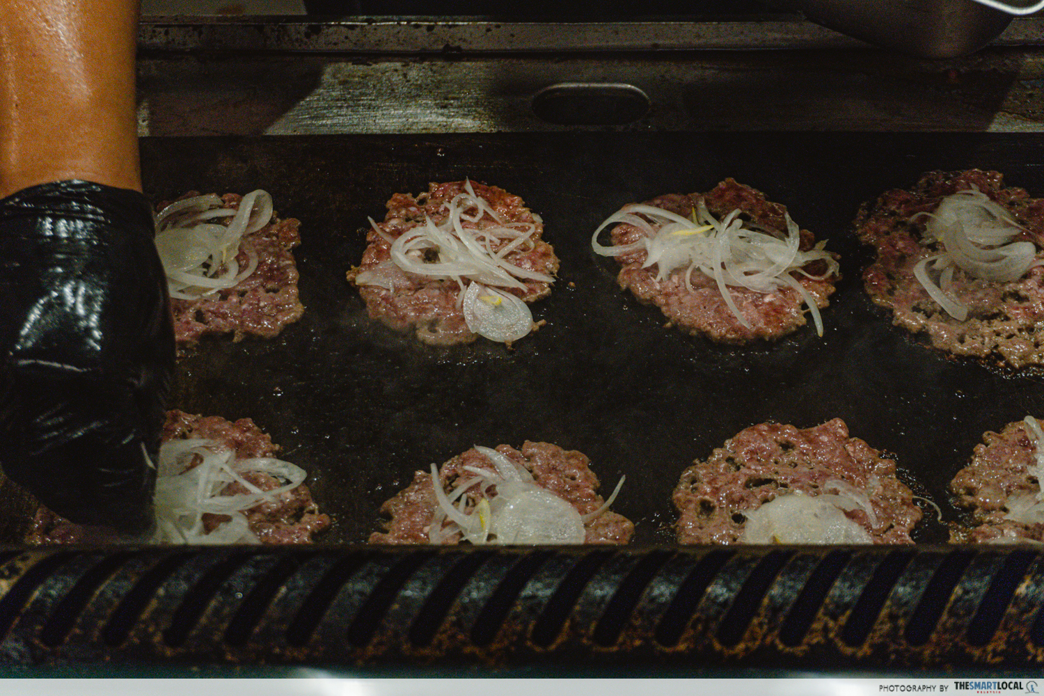 bobby's burgers - onions