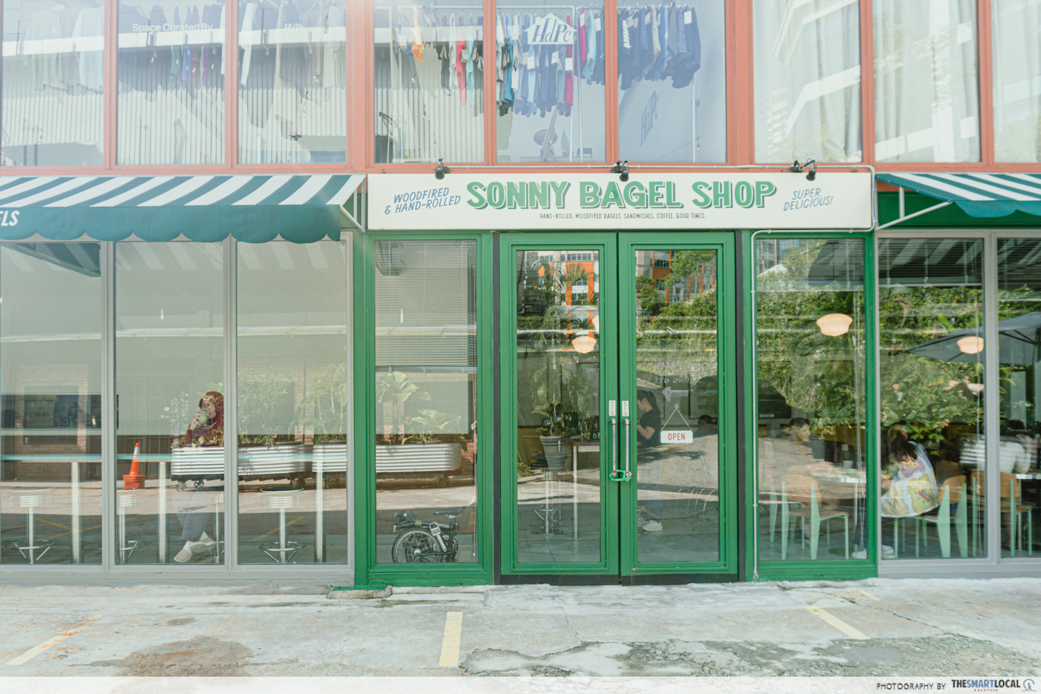 Sonny Bagel Shop - entrance