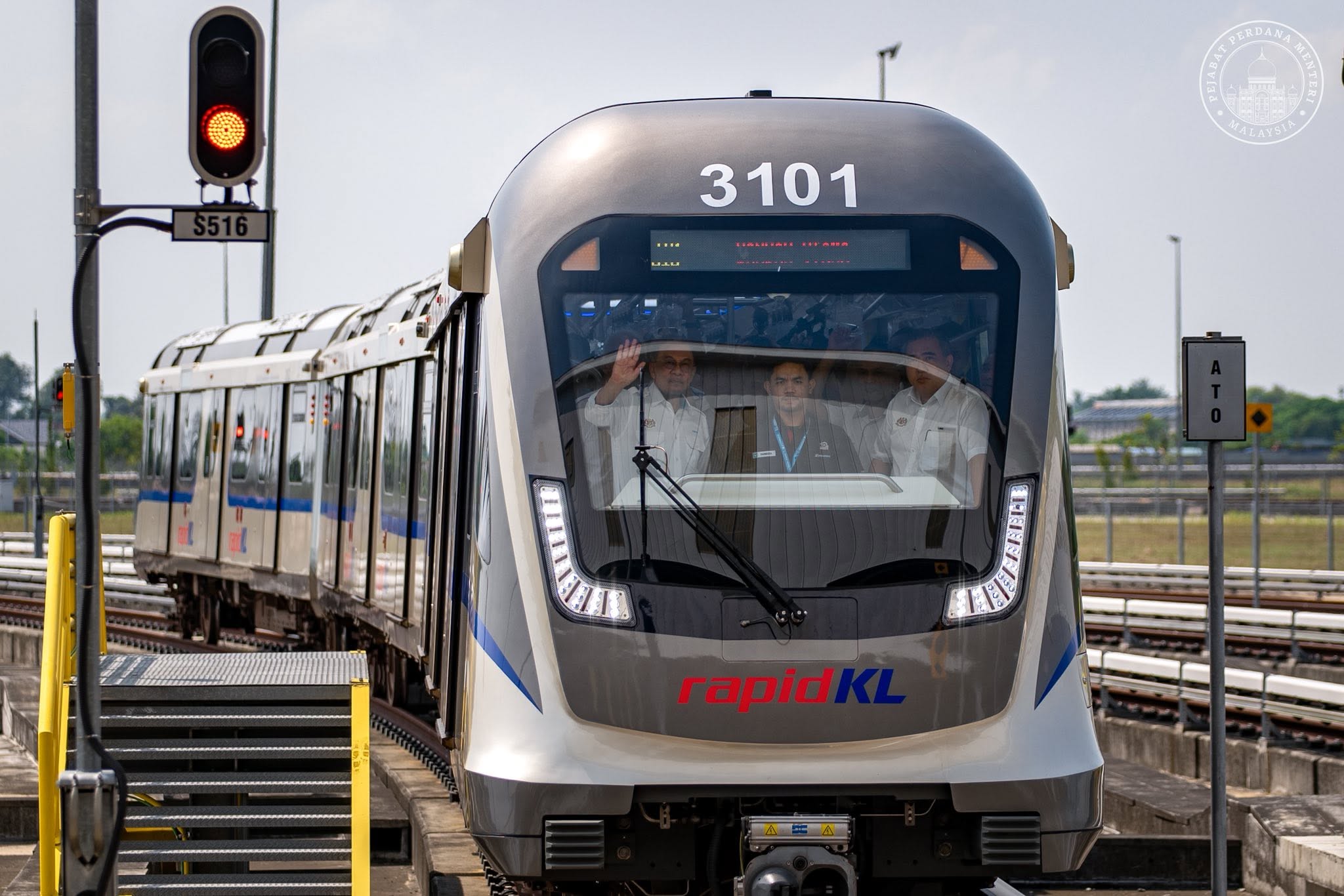 free rides on shah alam lrt3 line - train