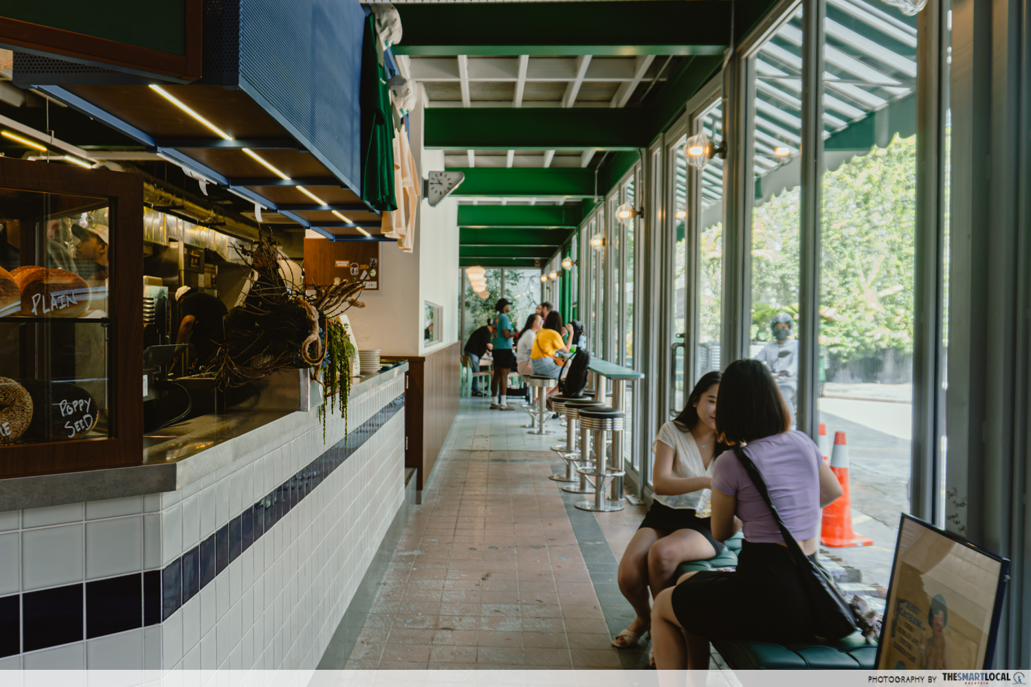 Sonny Bagel Shop - interior